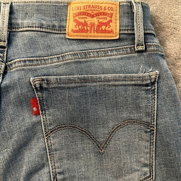 Levi’s Ripped Knees 710 Super Skinny Fit Jeans - Light Wash - Size W30xL32 - Picture 10 of 10